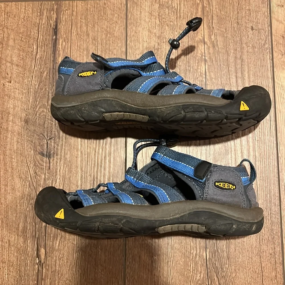 Keen Closed Toe Water Shoes, Big Kid 4